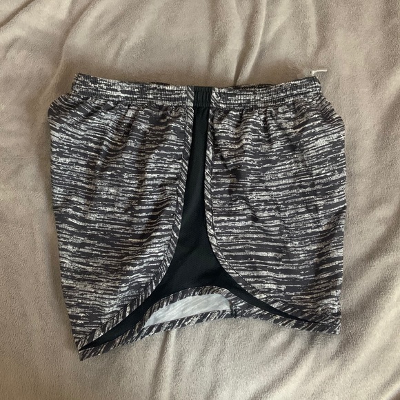 Nike shorts - Picture 3 of 3